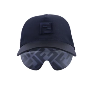 BONÉ COM VISEIRA FENDI FE 40022U 02C TU 2