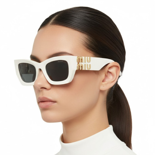 Óculos de Sol Miu Miu 09WS 1425S0 Feminino Branco com Lentes Cinza Escuro