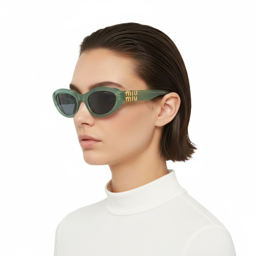 Óculos de Sol Miu Miu 0MU 09YS 19L09T Feminino Verde Anise com Lentes Cinza-Escuro