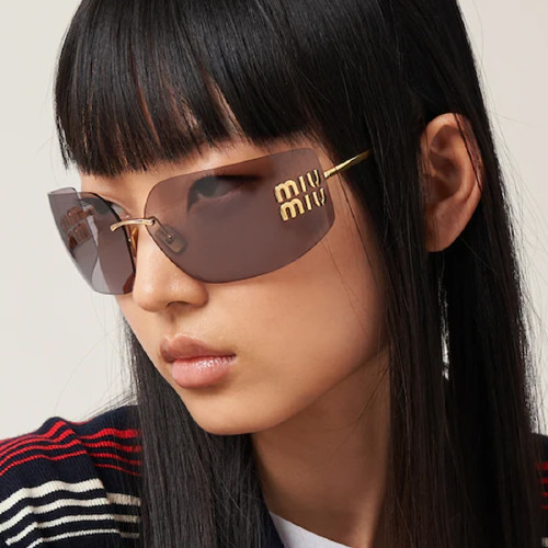 Óculos de Sol Miu Miu Feminino Geométrico Dourado com Lentes Lilás