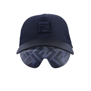 BONÉ COM VISEIRA FENDI FE 40022U 02C TU 2